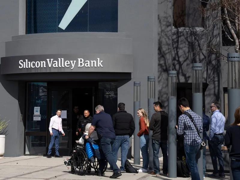 Coadă la despăgubiri, la defuncta Silicon Valley Bank - Foto: Profimedia Images