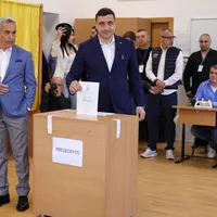 George Simion l-a schimbat pe Lulea cu Călin Georgescu pentru funcția de premier desemnat al AUR  - Foto: INQUAM PHOTOS / Octav Ganea