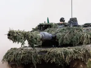 Tancurile Leopard-2, în picaj, după eşecul din Ucraina. Discuțiile italo-franco-germane se prăbușesc - Foto: Profimedia Images