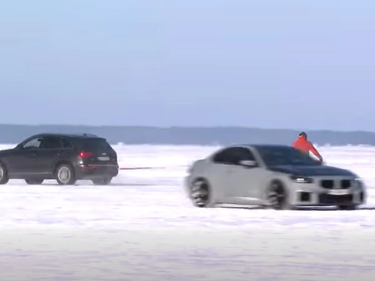 VIDEO Cum îl sfidează ucrainenii pe Putin după ce i-a lăsat fără căldură și curent? Fac drifturi și dansează