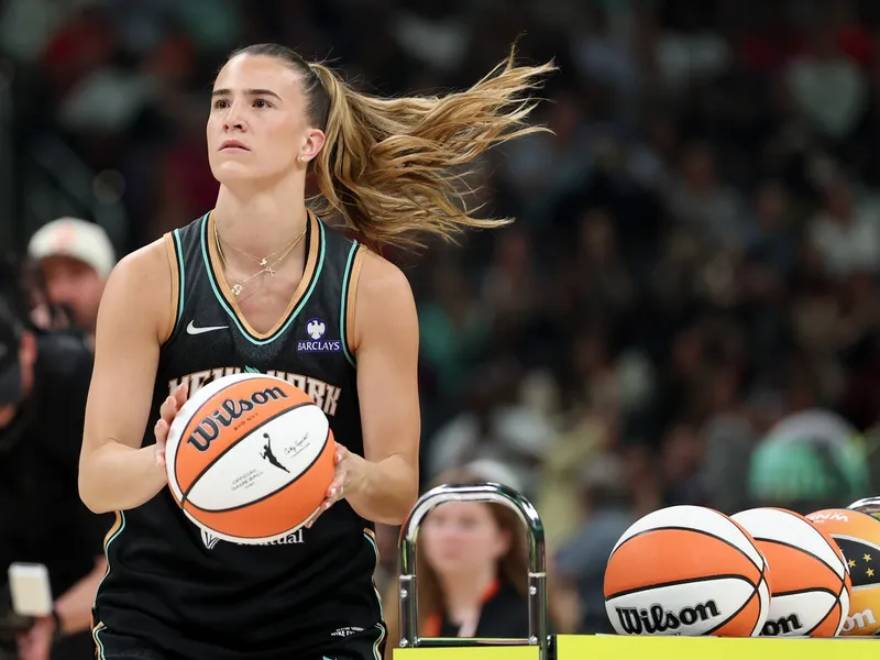 Sabrina Ionescu, vedeta cu sânge românesc de la New York Liberty, cea mai bună aruncătoare din WNBA - Foto: Profimedia Images
