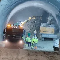 Stadiul lucrărilor la primele tuneluri de autostradă din România. Sunt „binecuvântate” - Foto: captură video