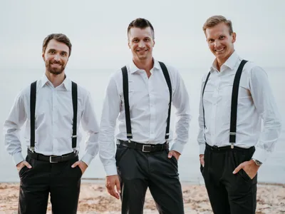 Bărbat în cămașă - Foto: Freepik