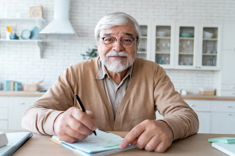 Pensionar - Foto: Magnific (Imagine cu rol ilustrativ)