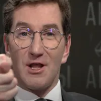 Anton Krasovski este în același timp activist gay și suporter al guvernului Putin/ FOTO: RT
