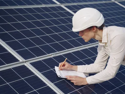 Panouri fotovoltaice - Foto: Magnific (rol ilustrativ)