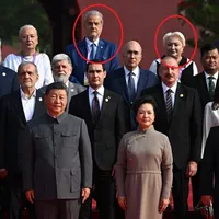 Adrian Năstase și Viorica Dăncilă, fotografiați alături de dictatorii lunii în China - Foto: Profimedia Images