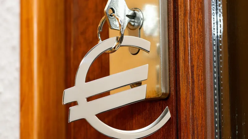 Românii nu vor mai putea închiria apartamente în clădirile cu acest semn. De când se aplică legea - Foto: Profimedia Images/ Imagine cu caracter ilustrativ