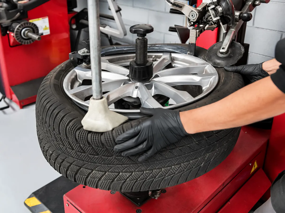 Întreptarea jantelor costă minimum 600-800 lei - Foto: Freepik (imagine cu rol ilustrativ)