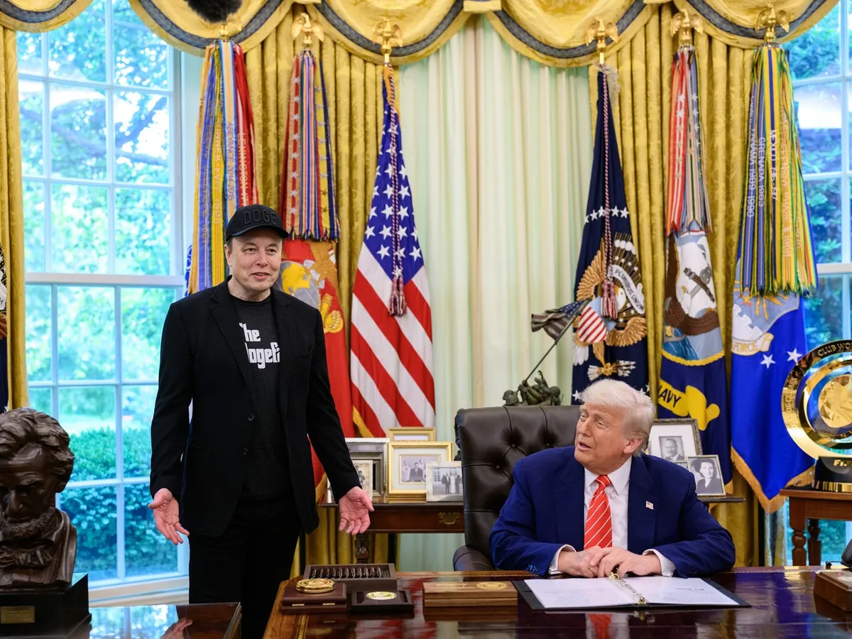 „S-a rupt lanțul de iubire”. Elon Musk atacă bugetul susținut de Trump: „O abominație dezgustătoare” - Foto: Profimedia images