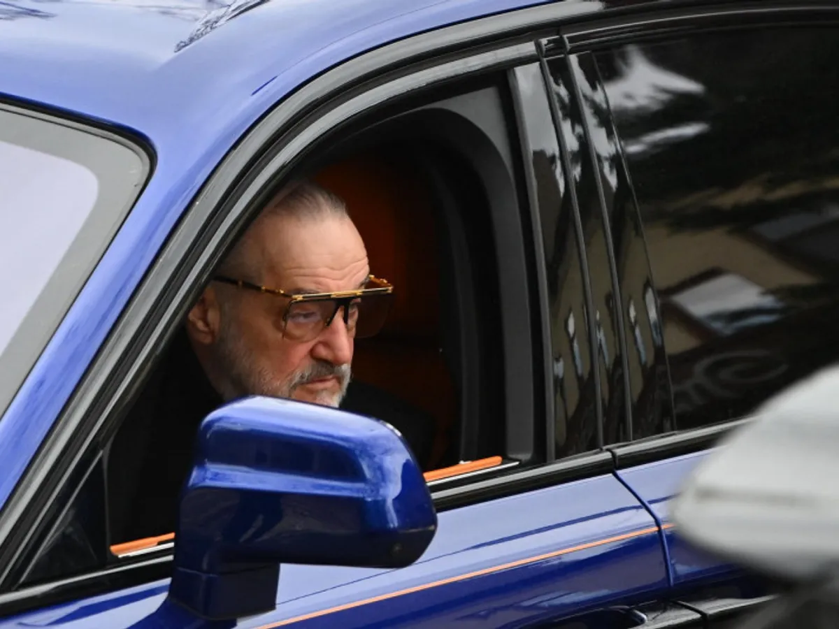 Gigi Becali „a păcătuit” în ziua de Paște cu Rolls Royce-ul de 500.000 € și a rămas fără permis. Ce a făcut?