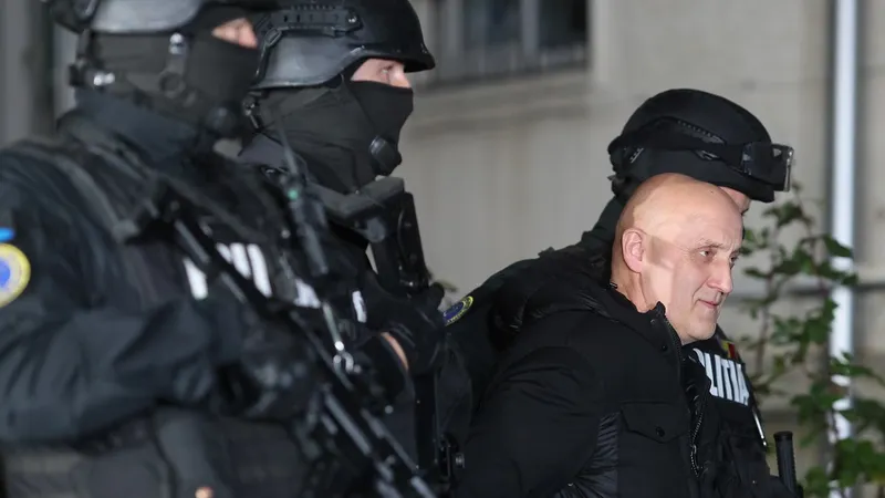 Horațiu Potra s-ar fi întâlnit cu Georgescu într-un depozit de lângă București. Ce ar fi pus la cale - Foto: Inquam Photos / George Călin (rol ilustrativ)