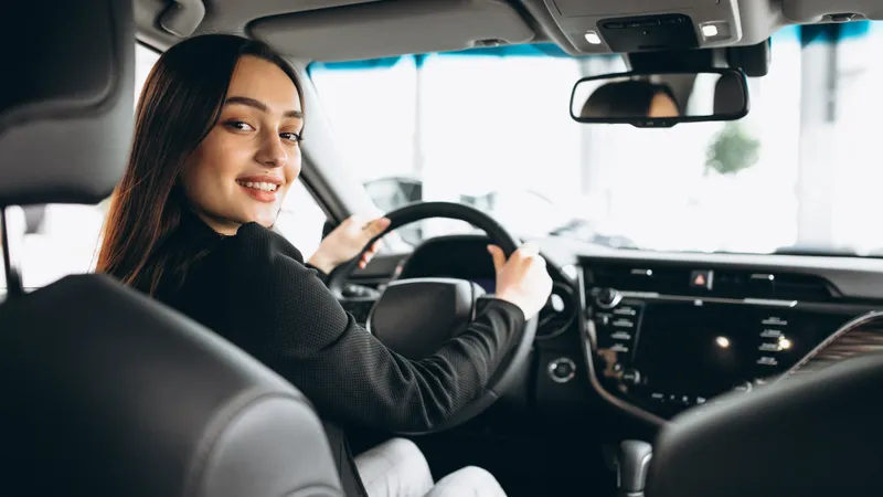 O categorie de șoferi români nu va mai putea conduce cu peste 90 km/oră și nici noaptea - Foto: Freepik