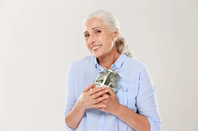 Pensionară cu bani Foto: Freepik (rol ilustrativ)