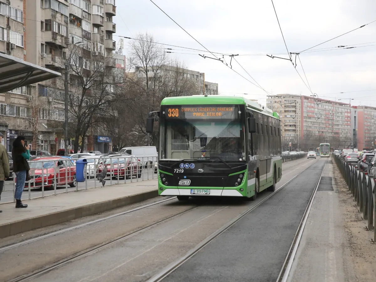 Autobuzele din București vor circula din nou pe liniile de tramvai, începând de sâmbătă
