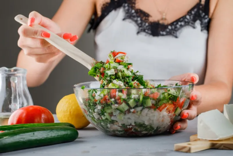 Salată - Foto: Magnific (rol ilustrativ0