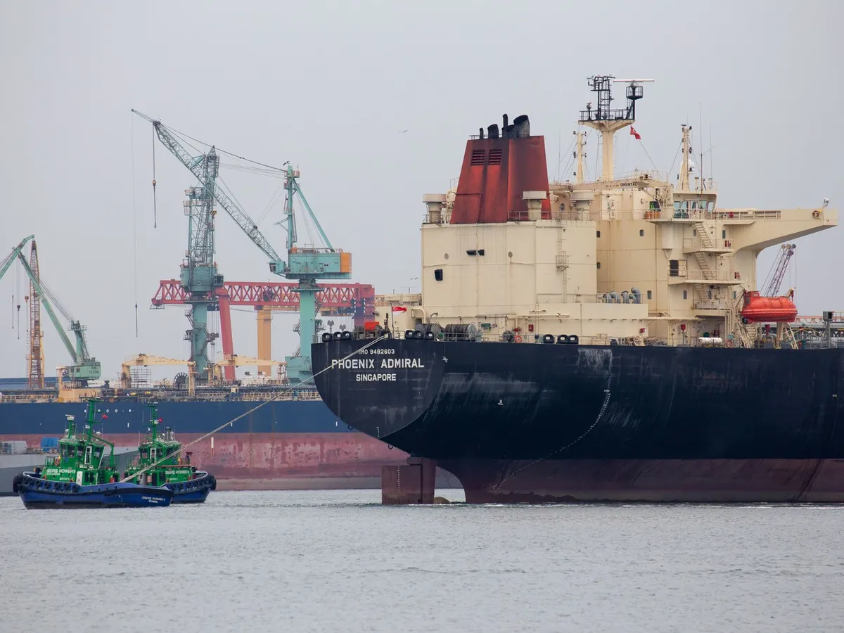 Petrolierele așteaptă liberă trecere prin strâmtoarea Ormuz -  Foto: Profimedia Images (imagine cu rol ilustrativ)