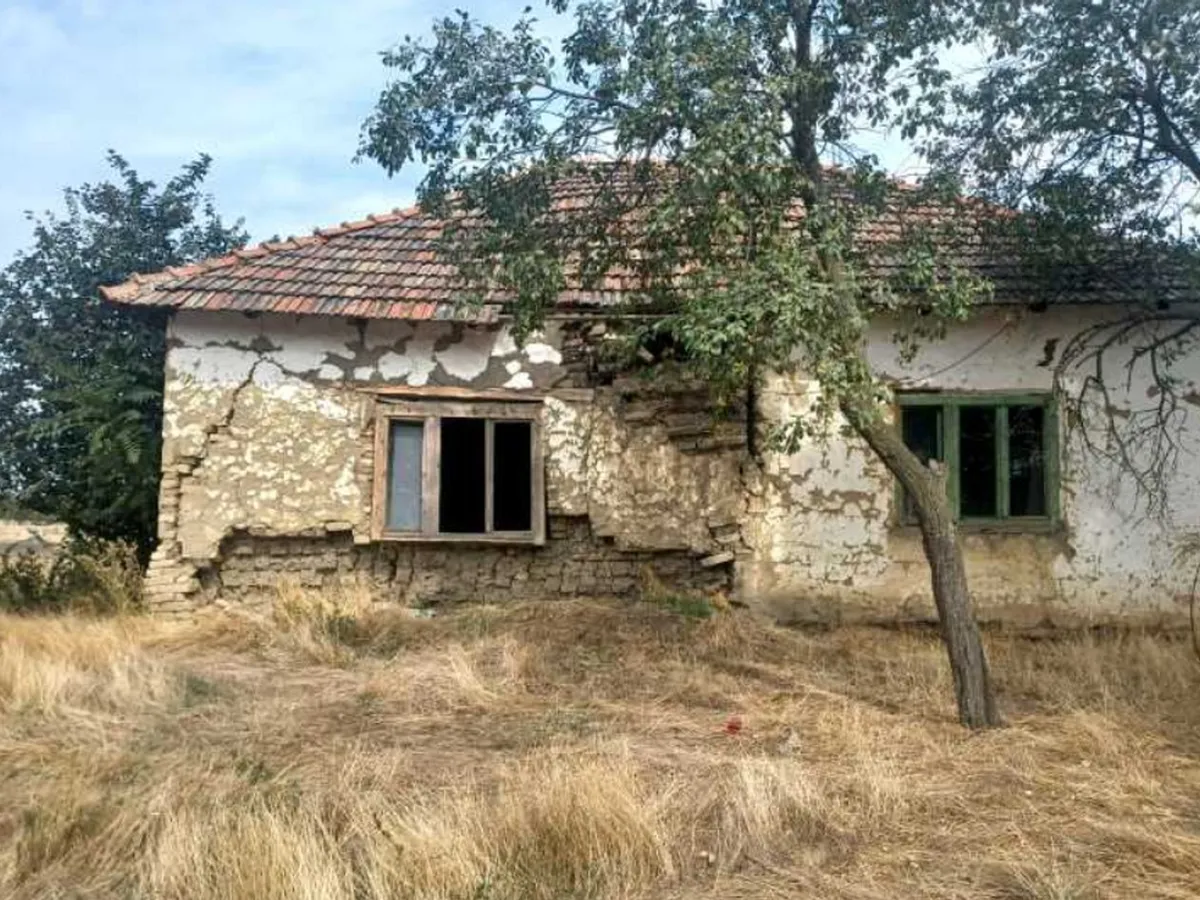 Povestea satului părăsit din România unde clopotele bisericii mai bat doar o dată pe an - Foto: Agerpres