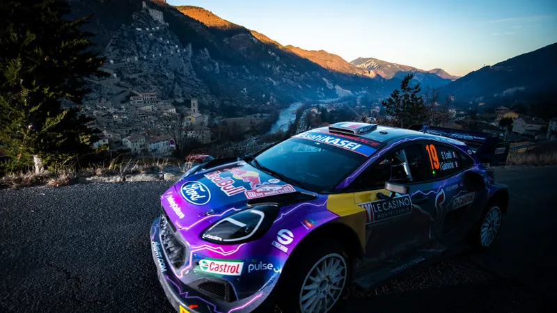 Isabelle Galmiche, profesoara de matematică din spatele volanului lui Sebastien Loeb. / Foto: WRC - FIA World Rally Championship, Facebook
