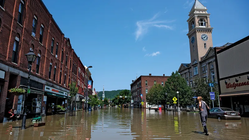 În iulie, cea mai călduroasă lună înregistrată vreodată, Montpelier, Vermont, a fost inundată