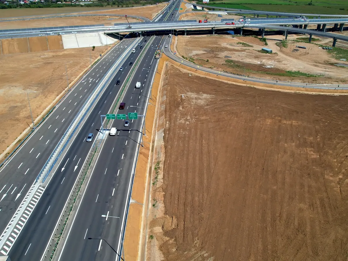Foto: Lucrările sunt blocate pe Autostrada Soarelui