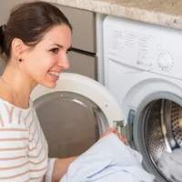 Cum îndepărtezi mucegaiul din garnitura mașinii de spălat, fără chimicale? Produsul costă doar un leu - Foto: Freepik.com (Imagine cu caracter ilustrativ)