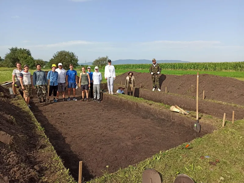 O construcţie preistorică bine conservată, veche de 6500 de ani, a fost descoperită la Topoliţa. / Foto: Vasile Diaconu