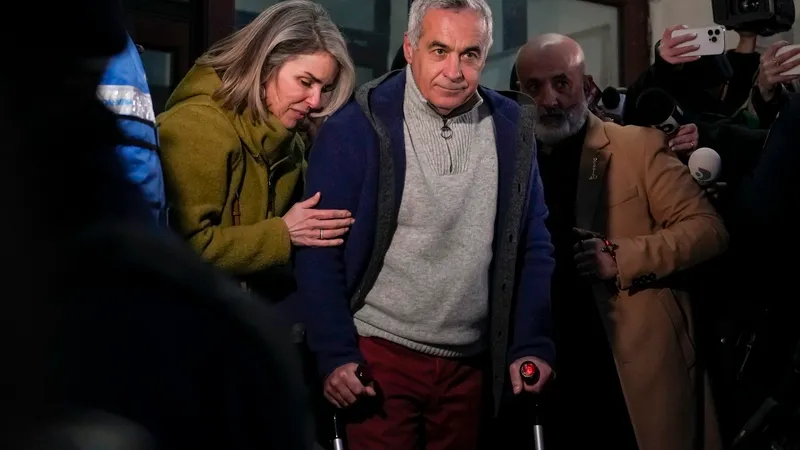 Extremistul Motocu, apropiat de Călin Georgescu, voia să ucidă judecători și politicieni - Foto: profimedia Images (rol ilustrativ)