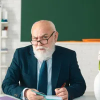 Profesor aproape de pensie - Foto. Freepik