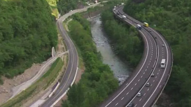 Valea Oltului, închisă total pentru Autostrada Sibiu-Pitești. Existau soluții, dar trebuiau gândite - Foto: Facebook - Imagine cu rol ilustrativ