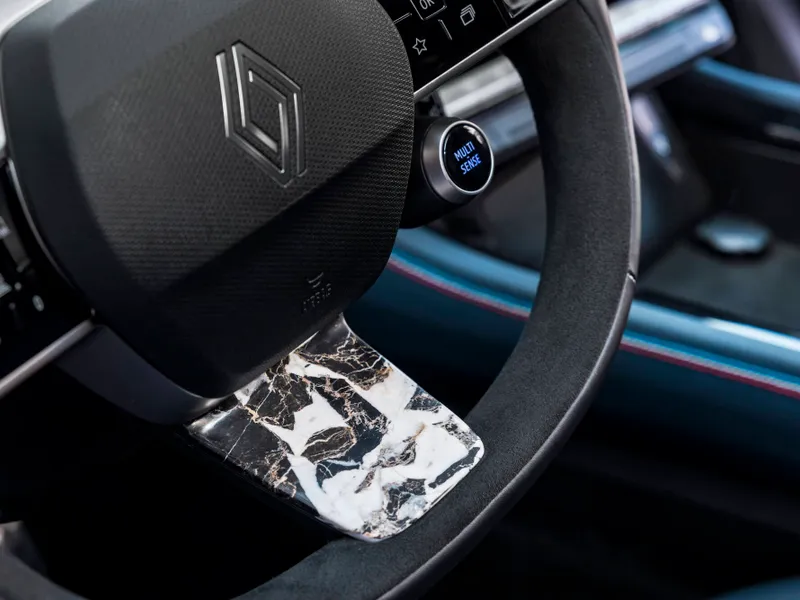 Cum arată noua mașină a președintelui Franței? A fost creată special după cerințele lui Macron - Foto: Renault