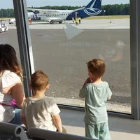 Un șofer de autobuz a scos pasagerii din aeroport pe DN 1 în loc să-i ducă pe pistă. Ce a urmat? - Foto: Arhiva