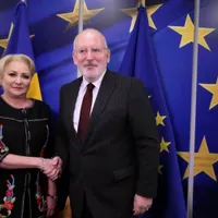 Viorica Dăncilă și Frans Timmermans Foto: Guv.ro