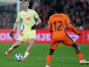 Rival pentru Radu Drăgușin. Tottenham, 'război' cu Arsenal și Real pentru un fundaș cotat la 42 milioane de euro