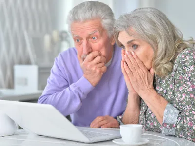Pensionari îngrijorați la pensie - Foto: Freepik