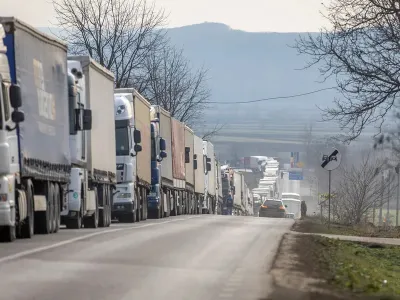 Camioane în trafic, în România - Foto: INQUAM PHOTOS / Casian Mitu (Imagine cu rol ilustrativ)