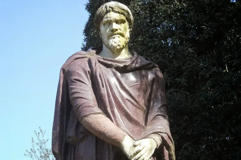 statuie de nobil dac