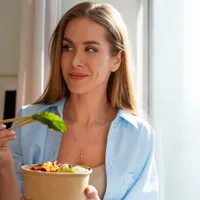 Alimentele care încetinesc îmbătrânirea și te apără de boli. Ce să introduci în dieta ta - Foto: Freepik (Imagine cu rol ilustrativ)