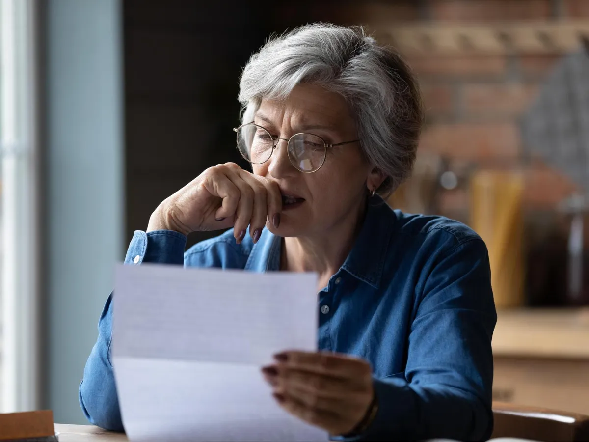 Ce element nou va apărea pe talonul de pensie în august? Veste proastă pentru 1.800.000 pensionari - Foto: Freepik