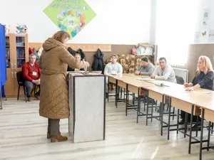 Peste 700.000 de români au votat în diaspora. Printre ei, un bunic în vârstă de 100 de ani - Foto: INQUAM PHOTOS/ Casian Mitu (rol ilustrativ)