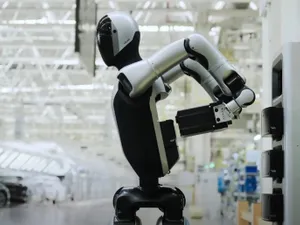 Premieră „înspăimântătoare”! Un robot umanoid își schimbă singur bateria pentru a munci 24/7 - Foto: UBTech