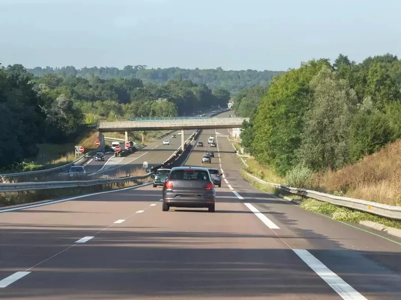 Un bărbat și-a uitat soția pe autostradă și a sunat la jandarmi. A fost găsită la 300 km distanță - Foto: Profimedia Images (imagine cu rol ilustrativ)