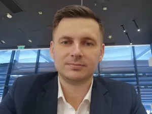 Criză bugetară? Noul președinte al Senatului, bilet de avion București - Osaka de 7.000€. Explicația - Foto: Facebook / Mircea Abrudean