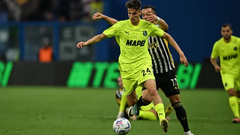 Daniel Boloca rupe lanţul, în Serie A - Foto: Profimedia Images