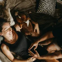 Secretul cuplurilor fericite: ce fac mereu înainte de culcare. Așa au o relație durabilă și solidă: FOTO - Pexels(imagine cu rol ilustrativ)