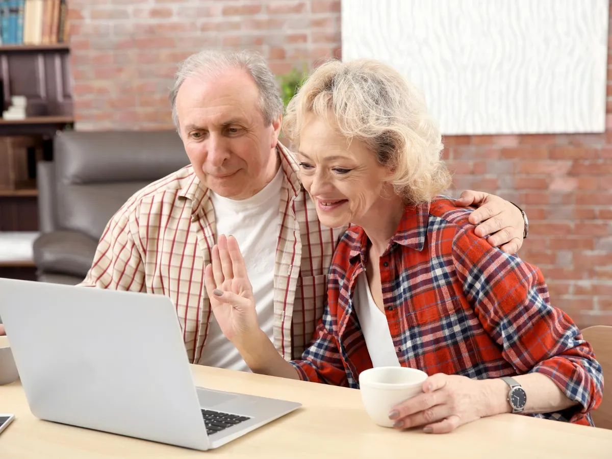 pensionari la pensie - Foto: Freepik