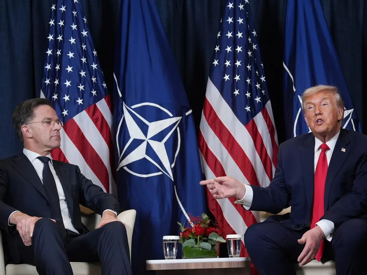 Trump "mitraliază" NATO și reia disputa privind Groenlanda, înaintea întâlnirii cu Rutte: Putin nu se teme voi