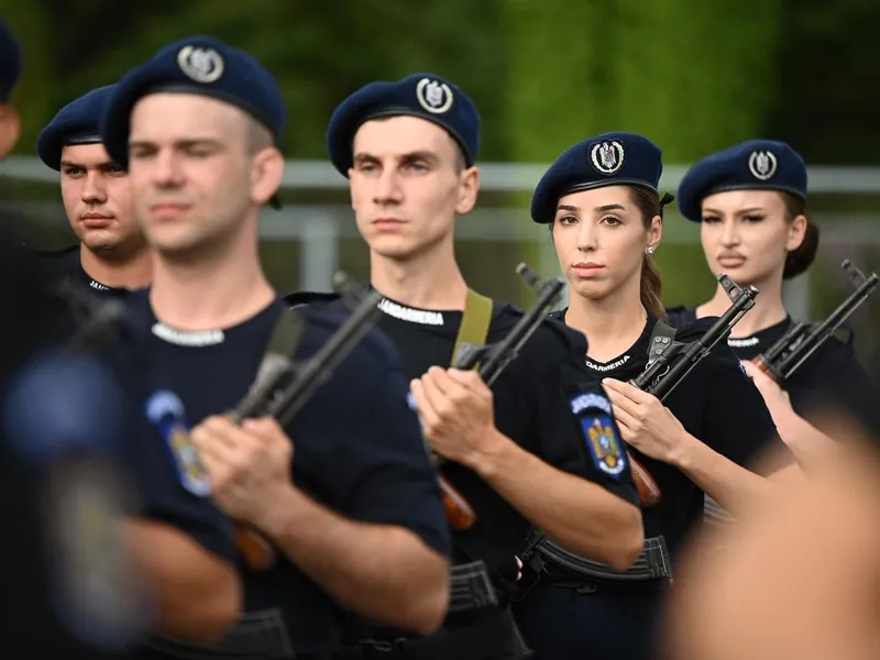 Se scot mii de locuri la poliție și jandarmi. Ce trebuie să facă tinerii care visează la uniformă foto: Facebook/MAI