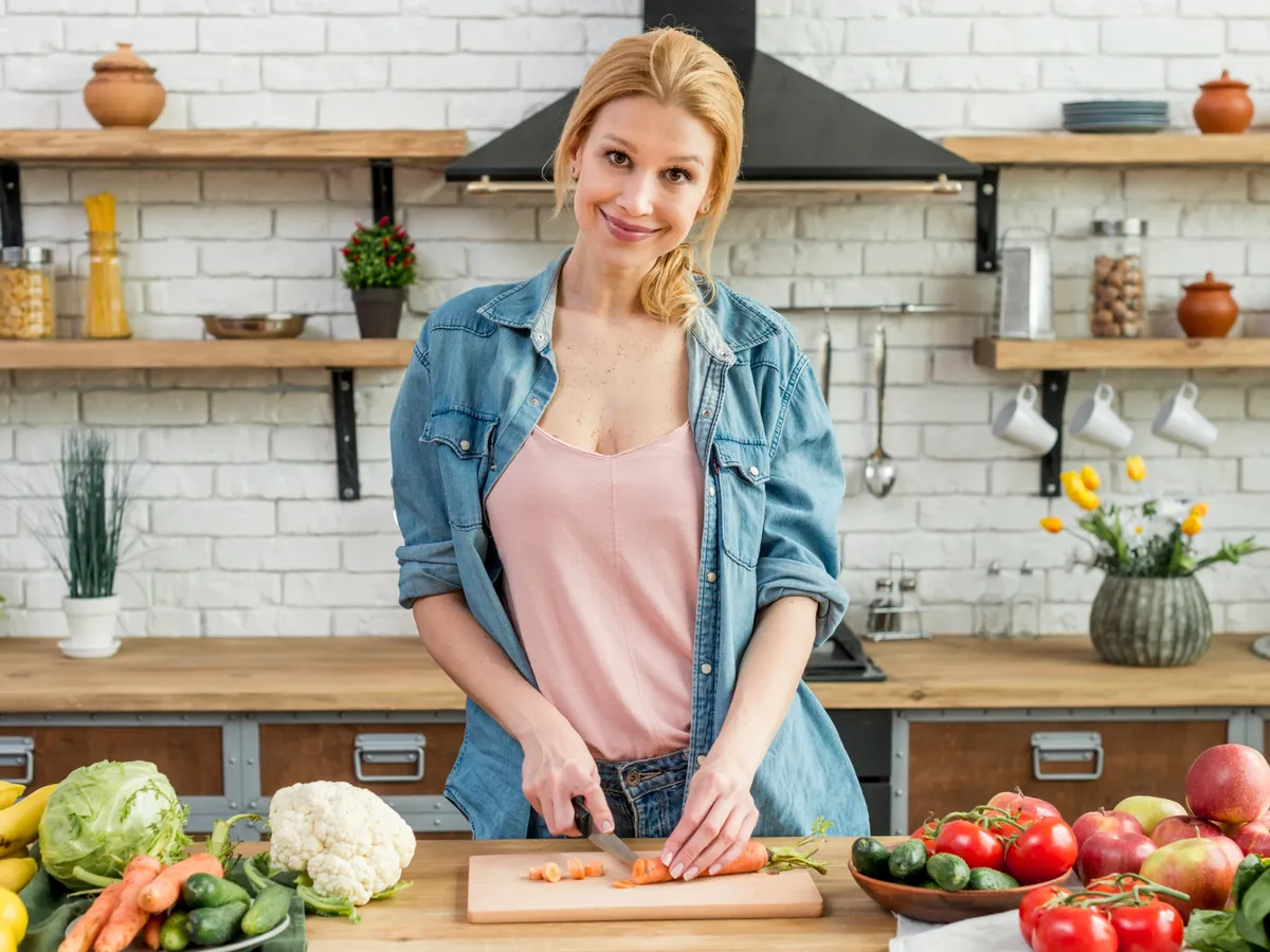 Legumele și fructele care reduc riscul de cancer de colon cu 40%. Le ai sigur în bucătărie