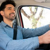 „Mecanicul prietenos” îi lasă pe șoferi fără bani. La ce trebuie să fie atenți conducătorii auto? Foto: Freepik (fotografie cu caracter ilustrativ)